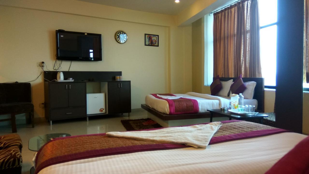 Airport Hotel Port View Új-Delhi Kültér fotó
