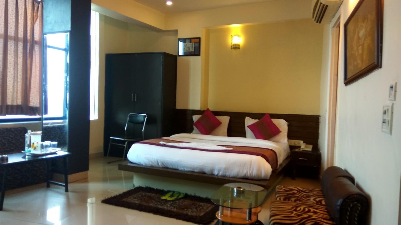 Airport Hotel Port View Új-Delhi Kültér fotó